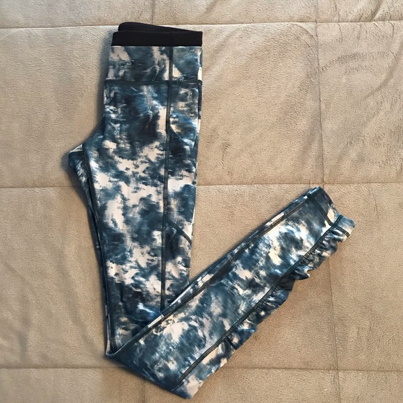 EUC! LIKE NEW! Lululemon Speed Tight III 2 - Picture 2 of 8